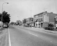 856854 Gezicht op de panden Amsterdamsestraatweg 951 (rechts) -hoger te Utrecht.